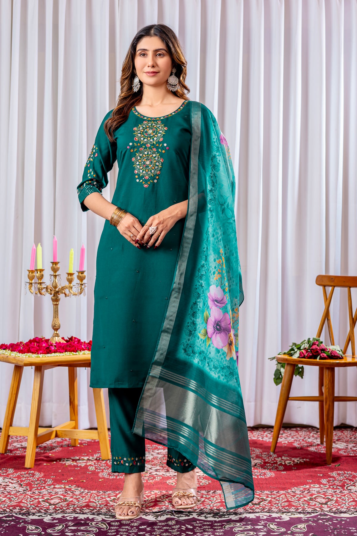 Emerald Green Embroidered Kurta Pant Set with Floral Organza Dupatta