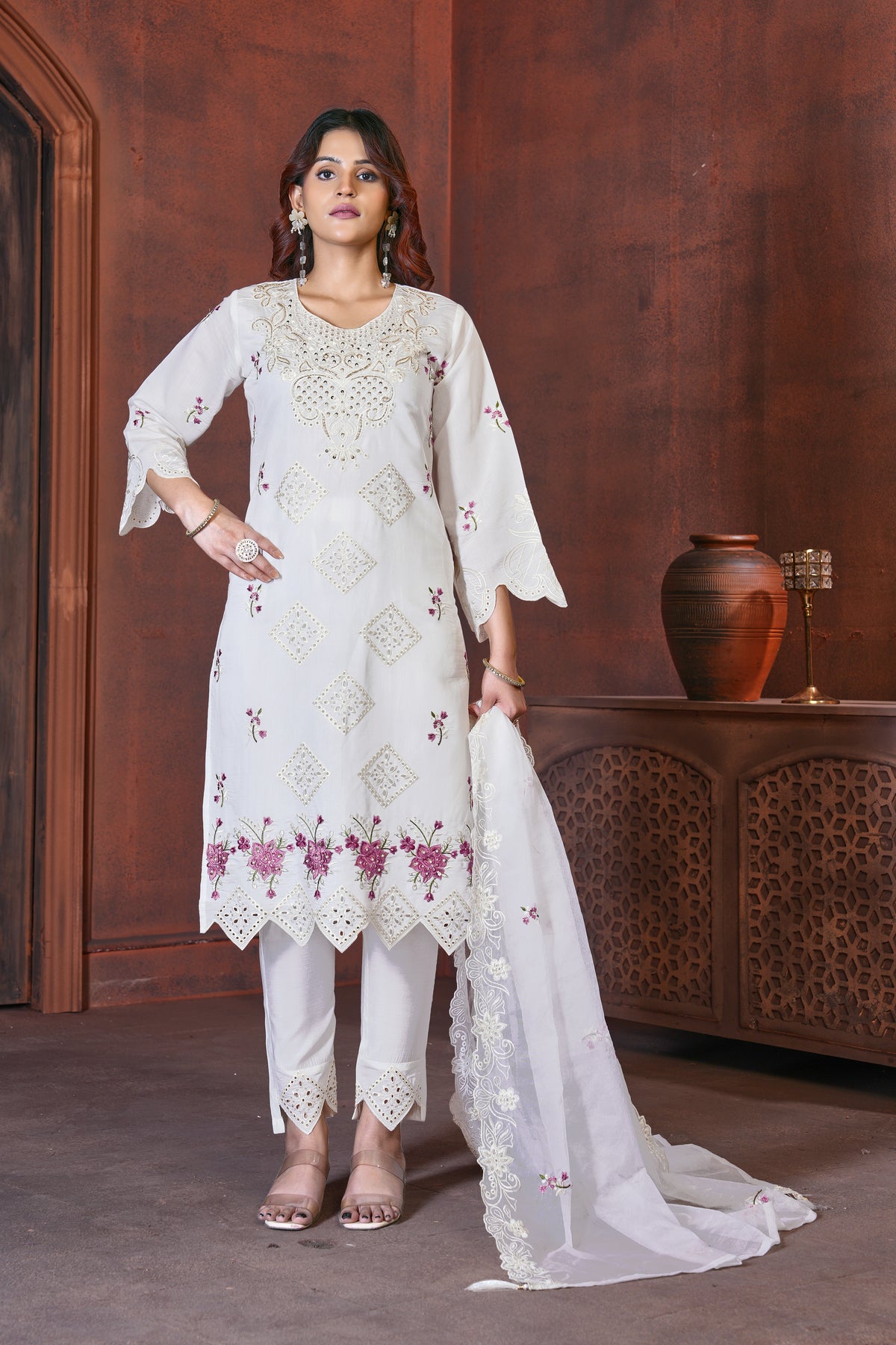 Elegant White Embroidered Kurta Set with Floral Detailing & Sheer Dupatta