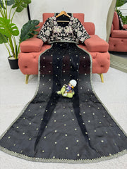 Black Beauty with a Royal Touch